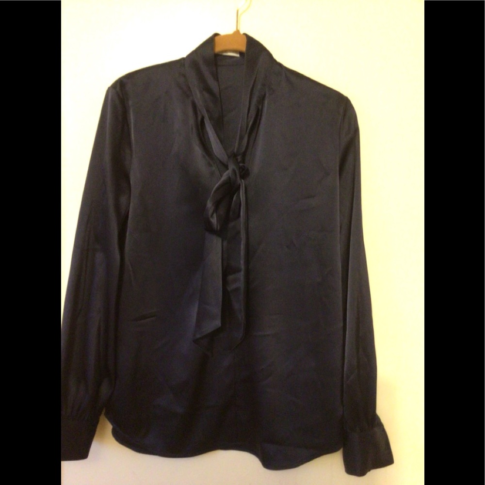 - BABATON classy blouse with tie in front Sz XXS